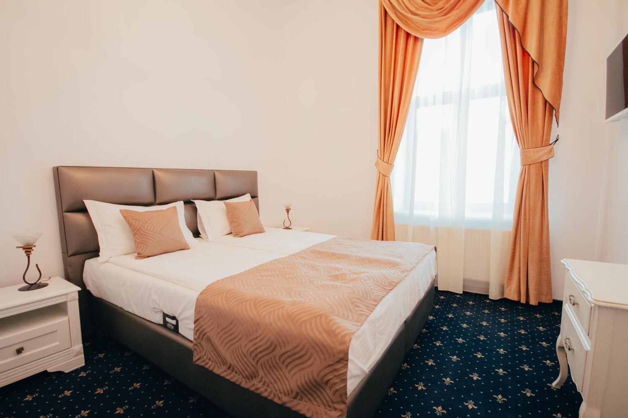 Hotel Carol - Vatra Dornei Exterior photo