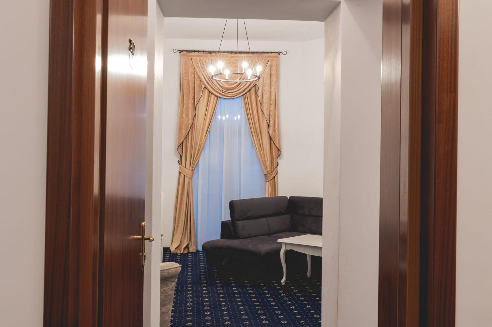 Hotel Carol - Vatra Dornei Exterior photo